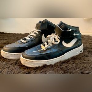 Women’s Nike Air AF1 Sneakers